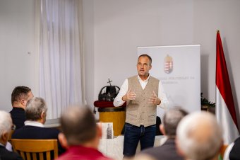 Egy katonatiszt a történelem határvonalain: Kratochvil Károly