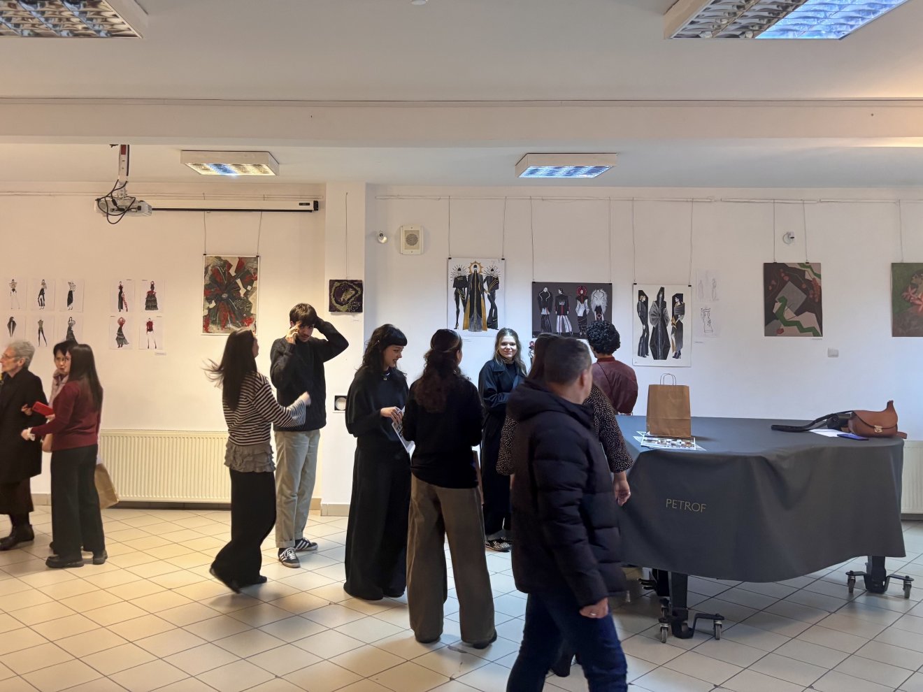 Biennálé, Textil, diákok, kiállítás, Csíkszereda, Nagy István Művészeti Középsikola