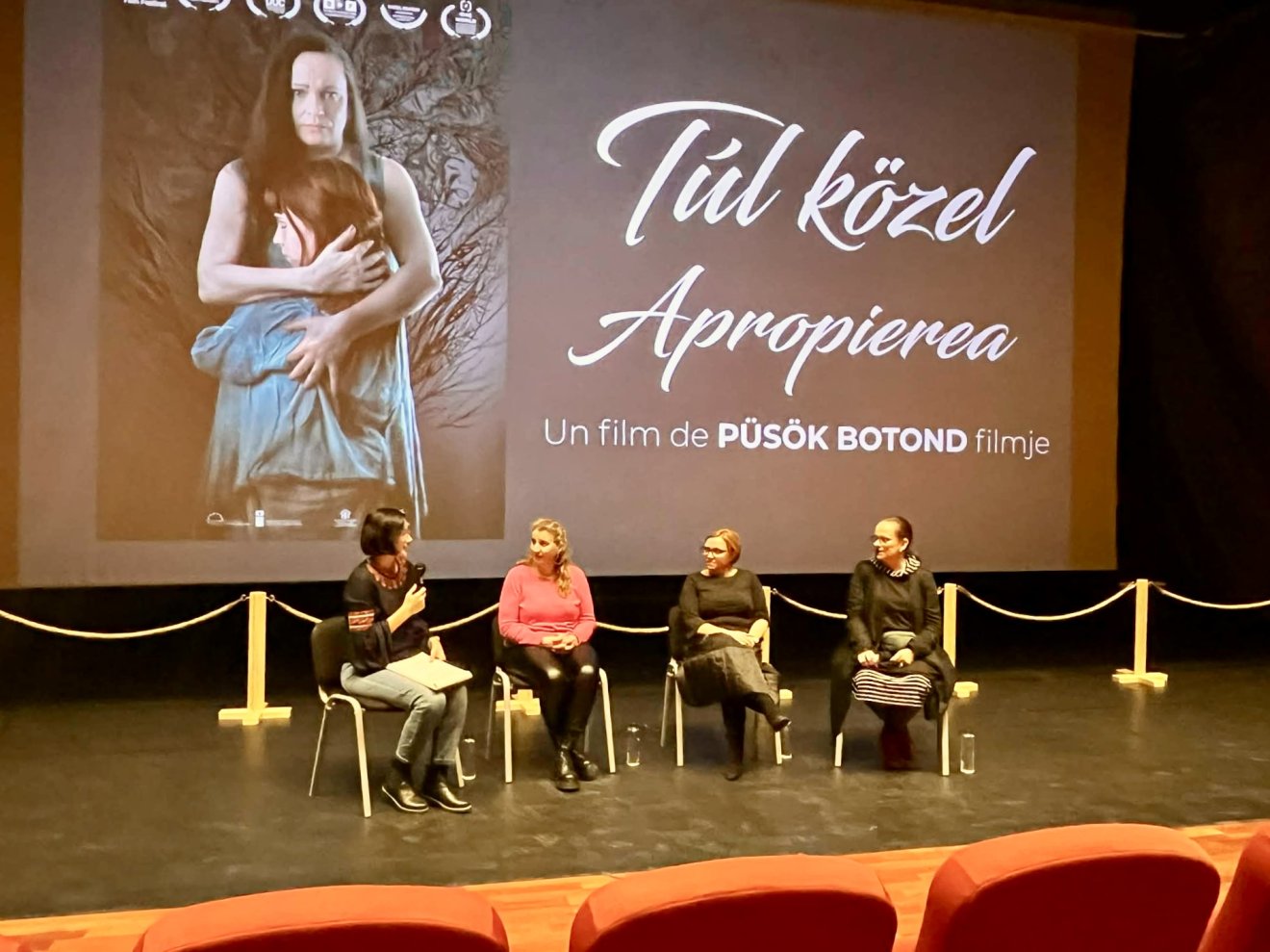 Gál Katalin, Csikós Katalin, László Éva és Kali Andrea •  Fotó: Nagy Lilla