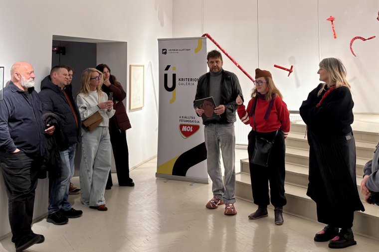 Vérrel kódolt ellentétek