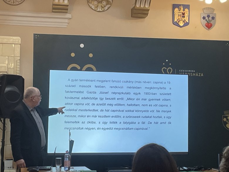 Tánczos Vilmos, előadás, régi tárgyak, csíkszentkirályi