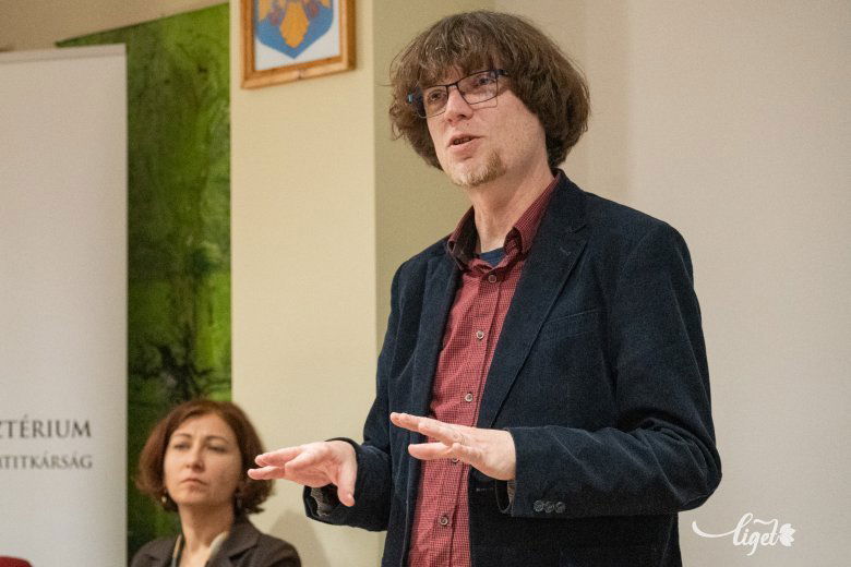 líratanítás, vers, verstanítás, líra, minikonferencia, A líratanítás lehetőségei a 21. században