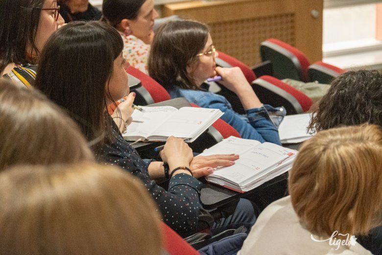 líratanítás, vers, verstanítás, líra, minikonferencia, A líratanítás lehetőségei a 21. században