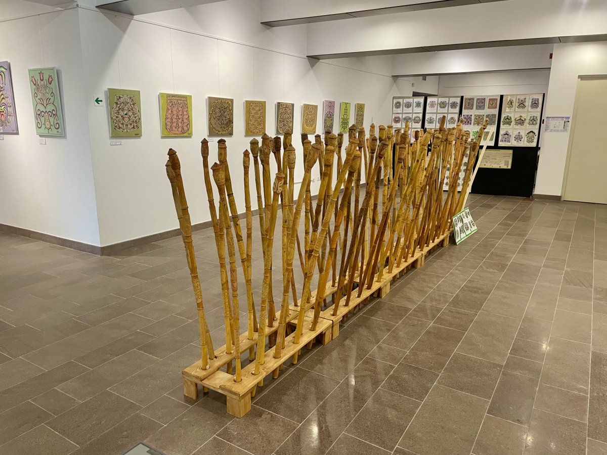 kiállítás, Csíki Mozi, ornamentika, faragott, festett, népi, tanító, Székely-Magyar festett és faragott népi ornamentika, Csiszér Imre