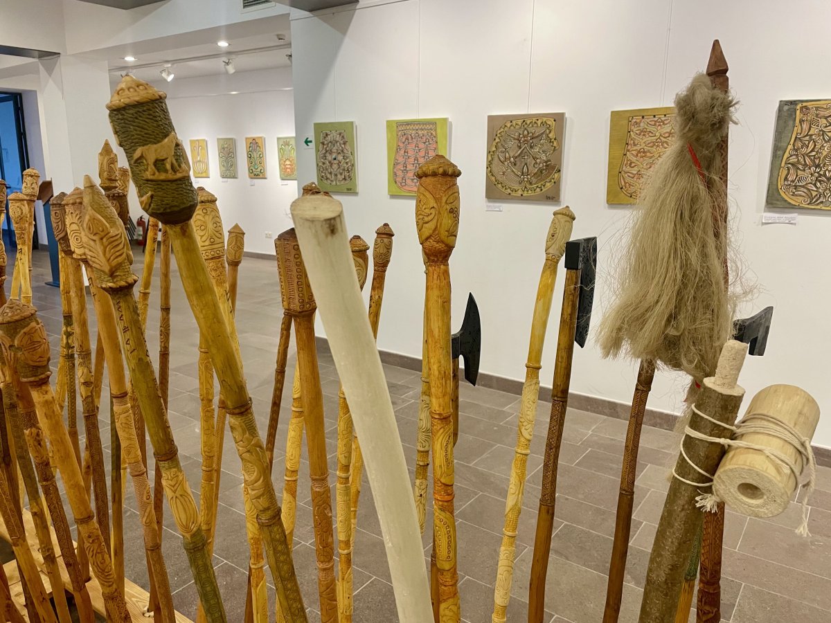 kiállítás, Csíki Mozi, ornamentika, faragott, festett, népi, tanító, Székely-Magyar festett és faragott népi ornamentika, Csiszér Imre
