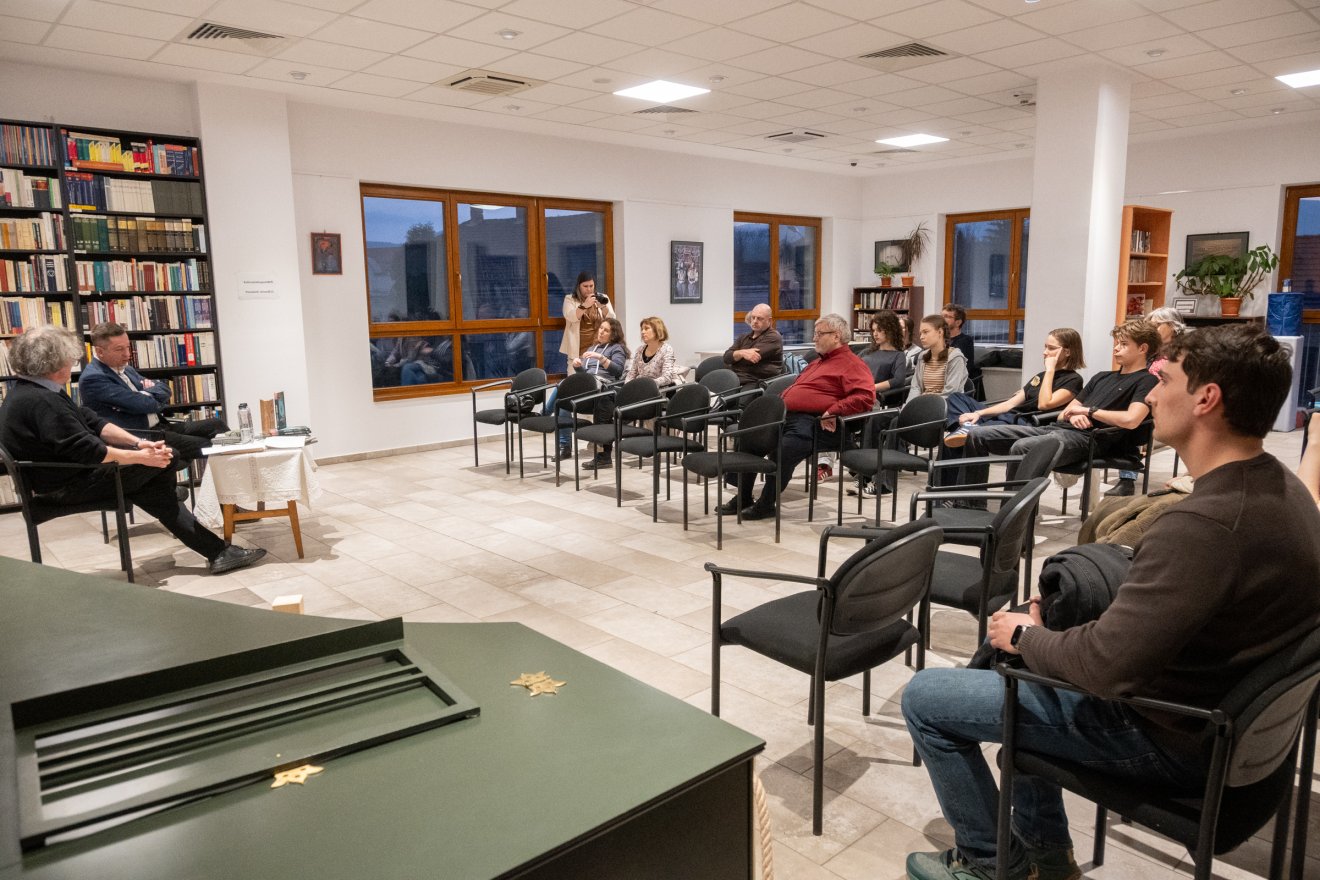 Pokoltó, Szabó Róbert Csaba, Borsodi L. László, regény, bemutató, Hargita Megyei Kulturális Központ