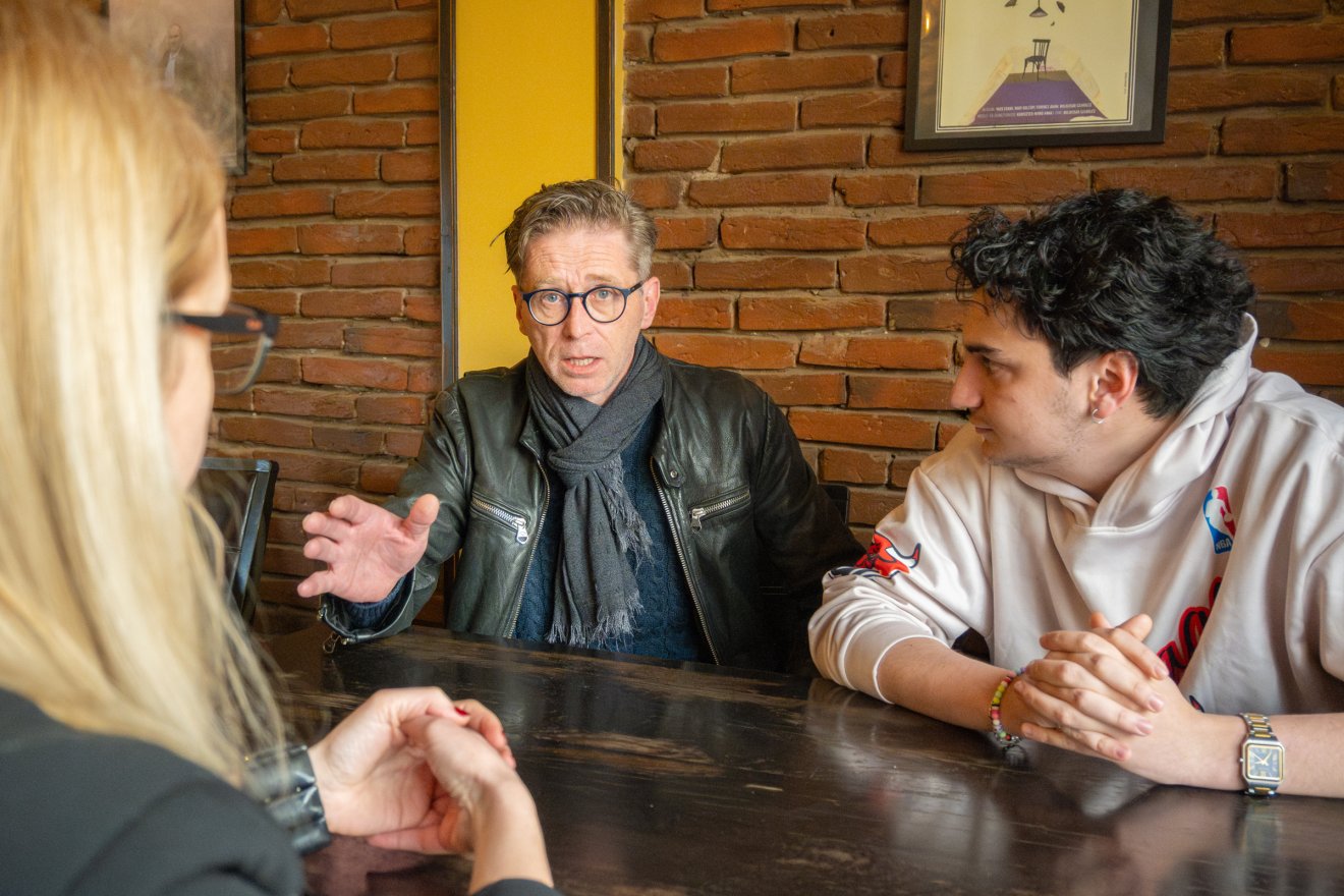 dühös, tizenkét, előadás, színház