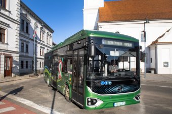 Új elektromos buszokat vásárolhat Székelyudvarhely, ami a környező falvak számára is jót jelenthet