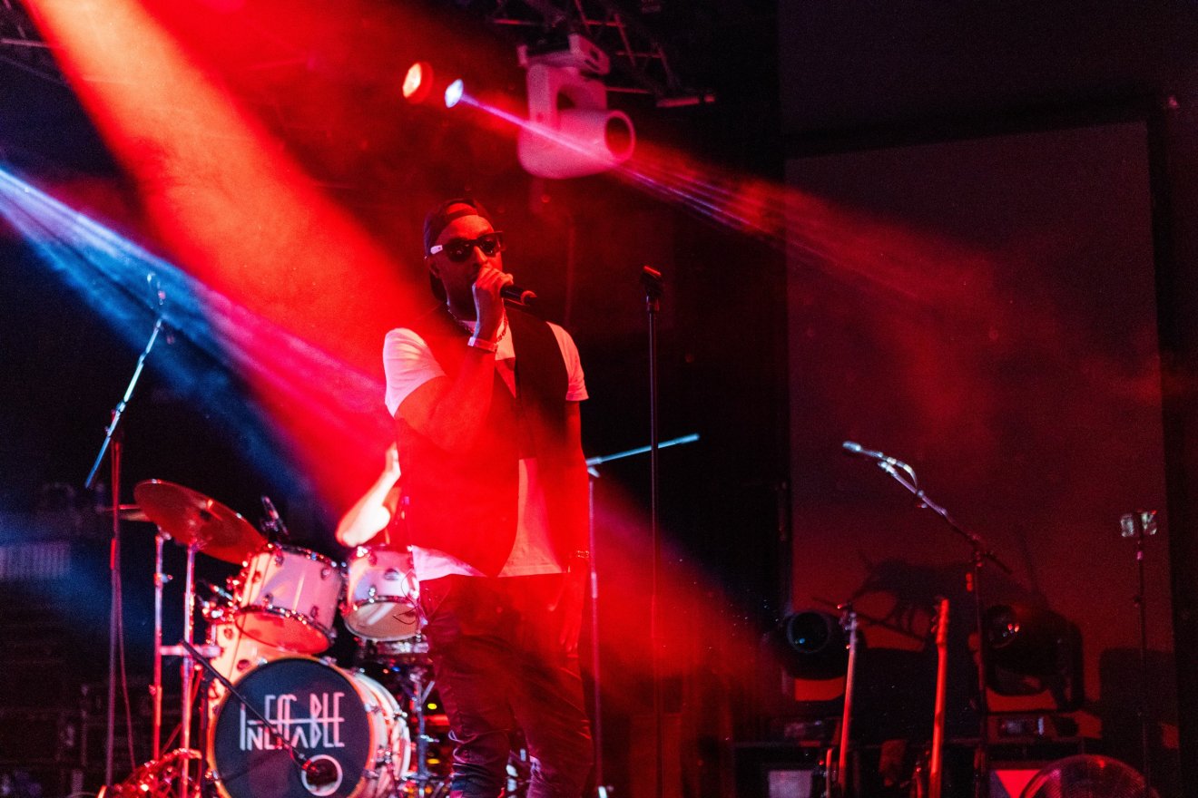 Ineffable, Shakespeare, énekes, nagylemez, zenekar