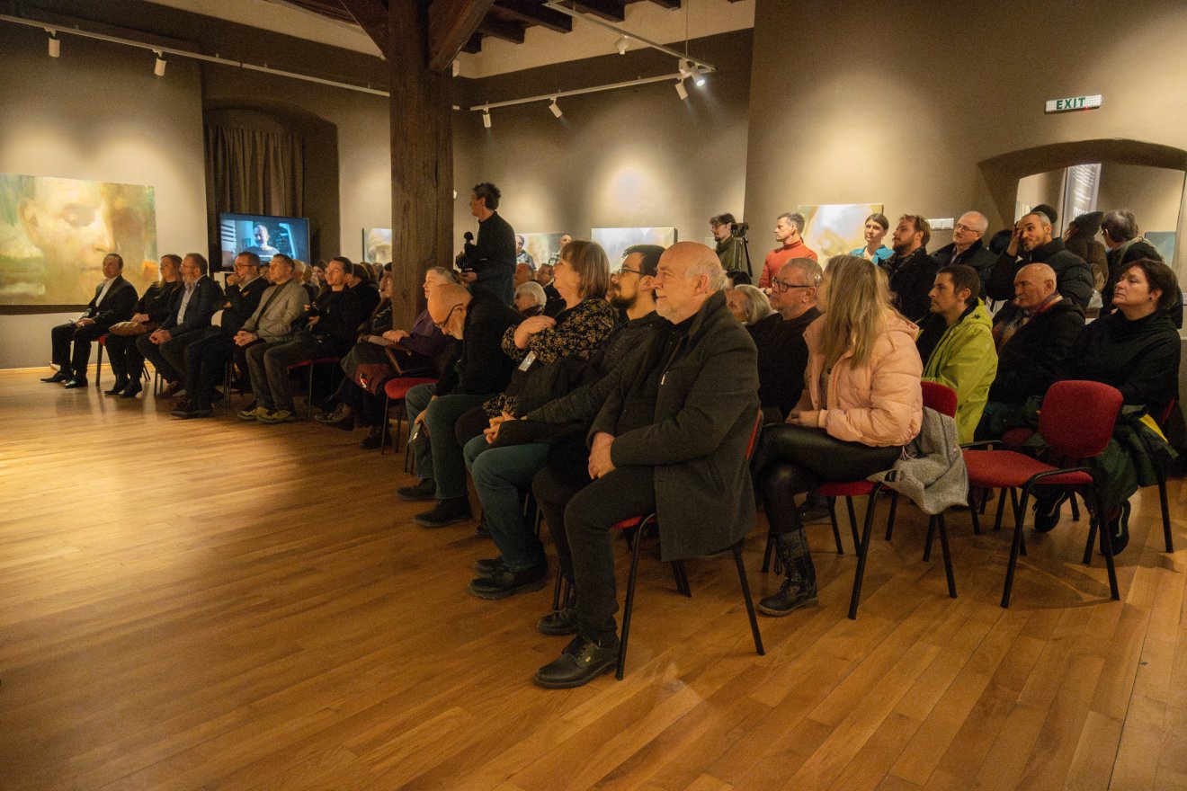 idő, test, kiállítás, L. Simon László, Verebes György, Csíki Székely Múzeum