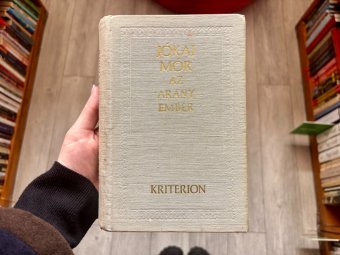 Két világ között – Az arany ember mint a belső megosztottság regénye