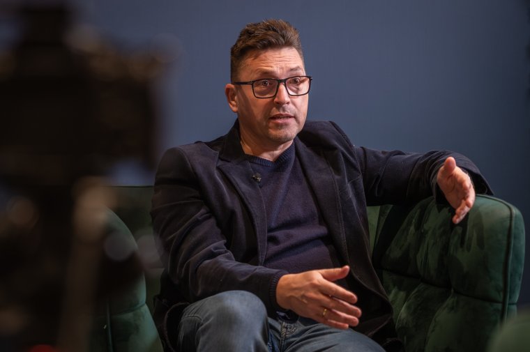 Ákos betegség miatt lemondja nyári koncertjeit, erdélyi fellépése is lett volna