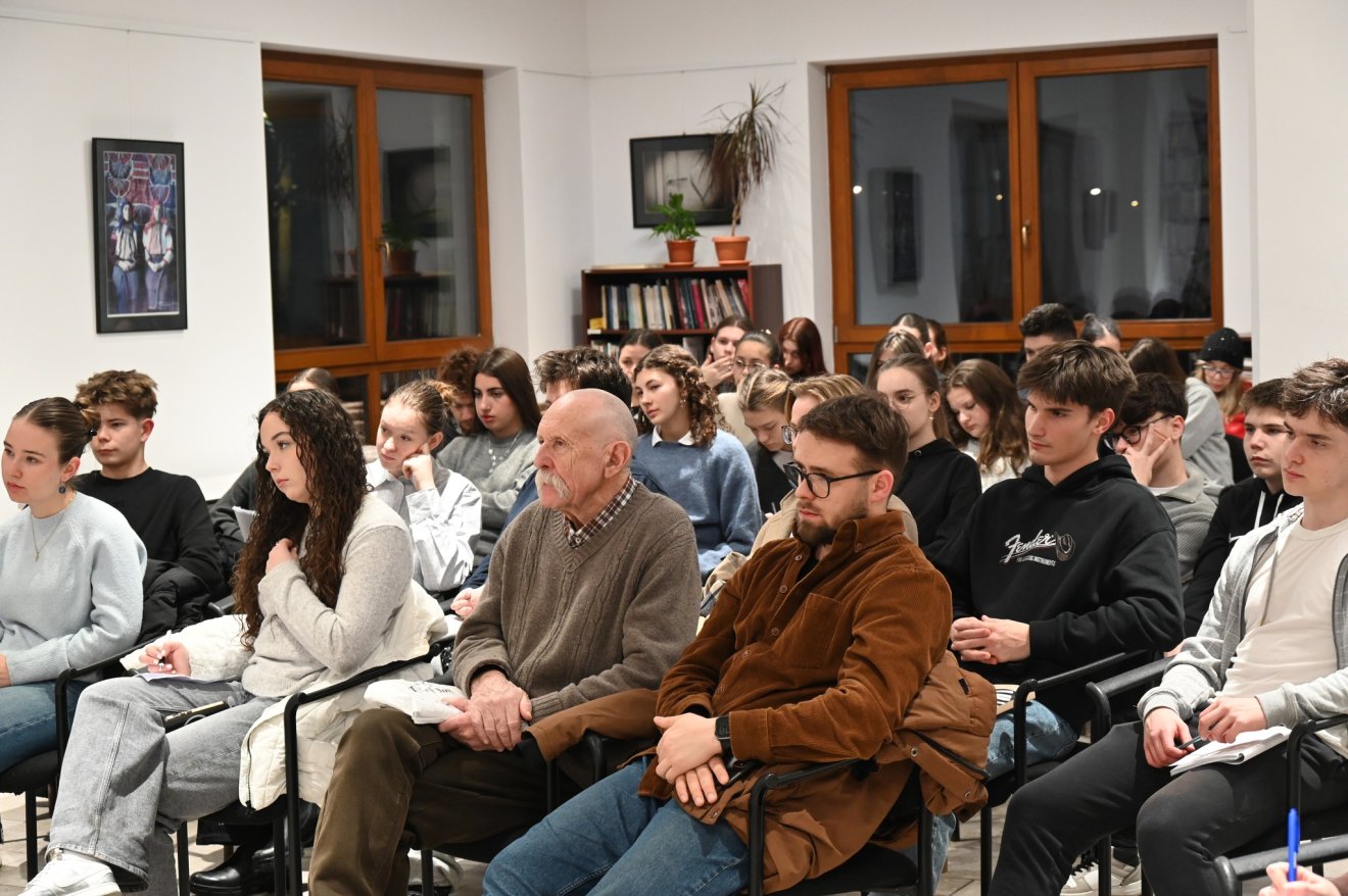 matróziskola, irodalom, könyvbemutató, Csíkszereda, Király Zoltán, Borsodi L. László