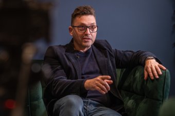 Pajzsmirigyrákot diagnosztizáltak Ákosnál, lemondja nyári koncertjeit