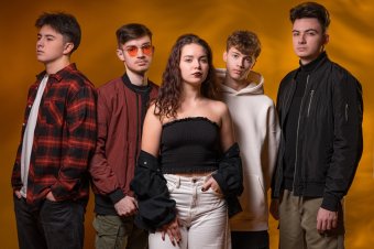 Csoki a turnébuszon – a DreamFlow gasztrokalandjai úton, színpadon át