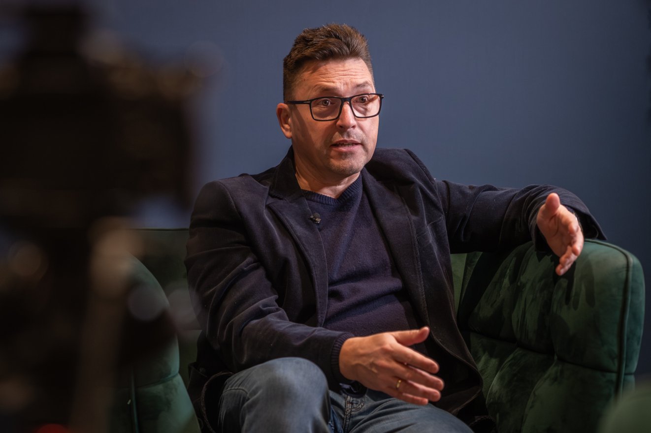 Ákos betegség miatt lemondja nyári koncertjeit, erdélyi fellépése is lett volna