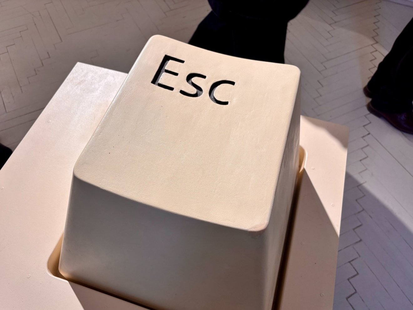 Veress Gábor Hunor, kettős mérce, Double Standard, Berze Imre, művész, Új Kriterion Galéria