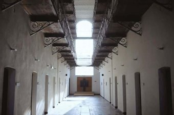 Gyermekalkotások, színdarab és ősbemutató – A hit arcai