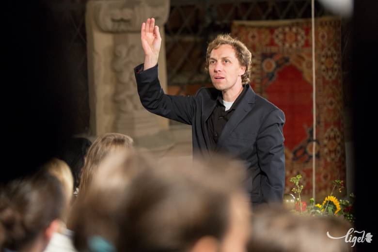 Steffen Schlandt, a koncert karmestere •  Fotó: Benedek Béla