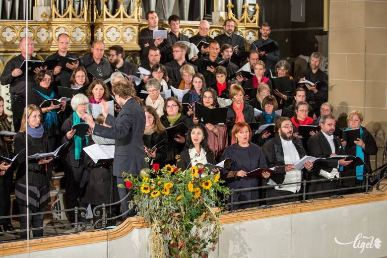A produkció magja a brassói Bach kórus •  Fotó: Benedek Béla
