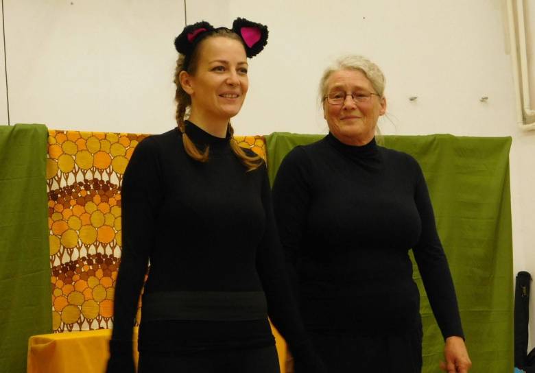 Bende Zsuzsanna és Bakó Klára a Kacor király előadás után •  Fotó: Dánél Hajnalka