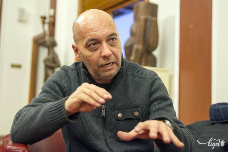 Hégli Dusán: Nem válaszokat próbálok adni, hanem kérdéseket teszek fel, amelyeket a nézőknek kell megválaszolniuk •  Fotó: Dávid Anna Júlia