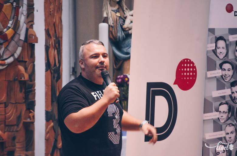Azt a fajta humort szereti, ami tetszik •  Fotó: Albert Zoltán