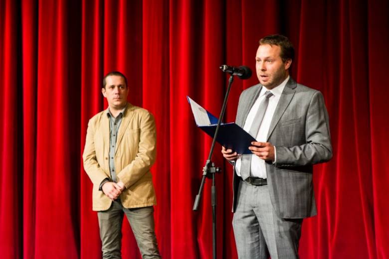Bessenyei Gedő István, a Szatmárnémeti Északi Színház Harag György Társulatának művészeti igazgatója (jobbról) •  Fotó: Tranzit Feszt