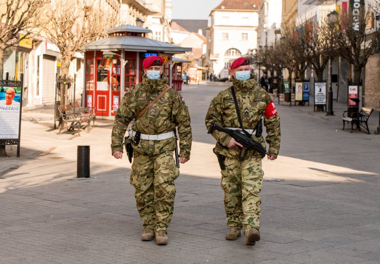 Rendkívüli jogrendet és éjszakai kijárási korlátozást vezet be a magyar kormány