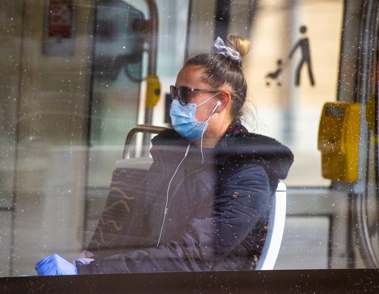 Koronavírus: lassabban, de még mindig nő a fertőzöttek száma a világban