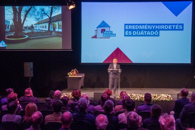 Egyedülálló építkezés valósulhatott meg az elmúlt 12 évben a Kárpát-medencében