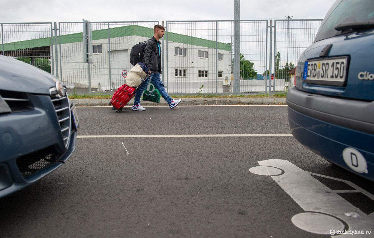 Menetirány. Több mint 5,7 millió román állampolgár döntött úgy, hogy inkább külföldön boldogul (képünk illusztráció) •  Fotó: Beliczay László