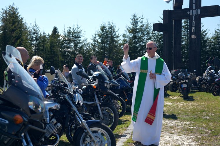 Soha nem voltak még ennyien a motoros szezonnyitón – videó