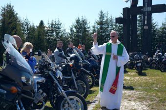 Soha nem voltak még ennyien a motoros szezonnyitón – videó