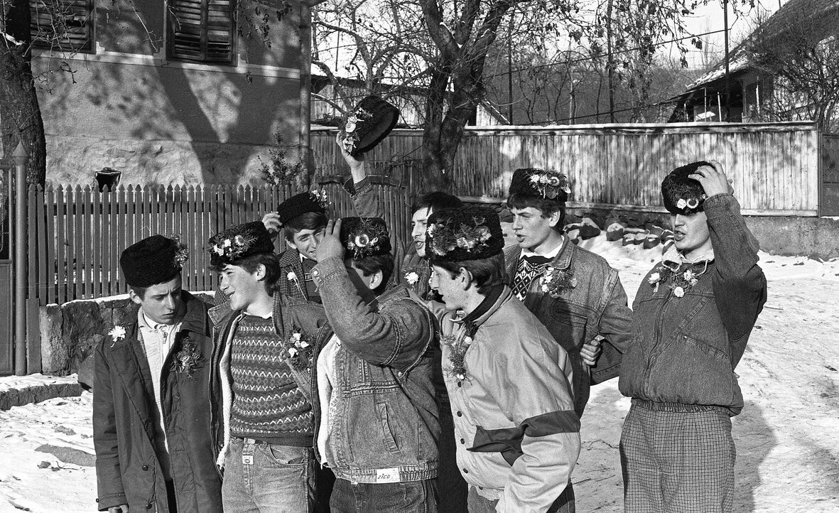Kántálók Nyárádselyén, 1996-ban •  Fotó: Bálint Zsigmond