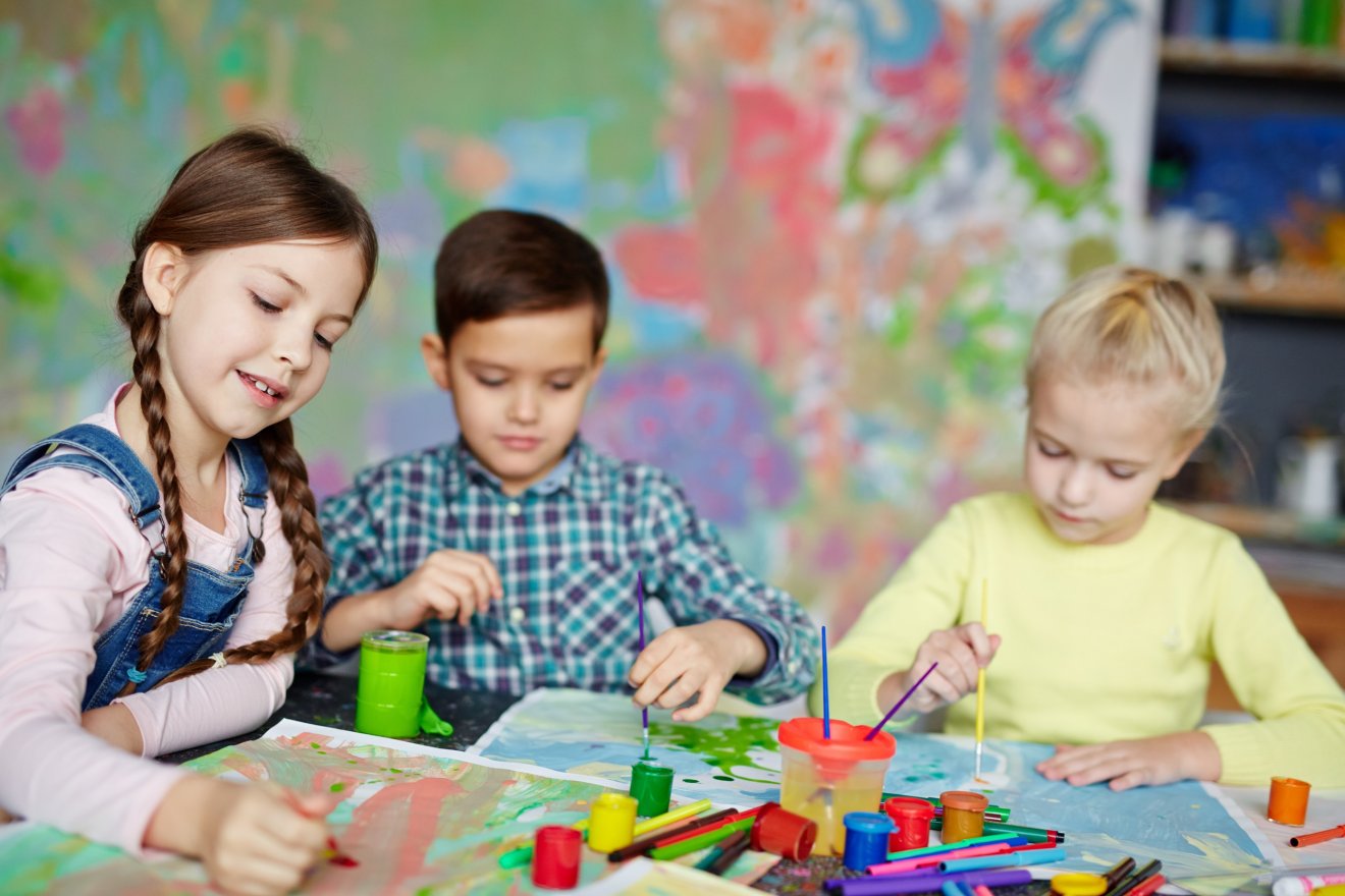 Minél több időt töltenek közös játékkal a gyerekek, annál jobban fejlődnek szociális képességeik •  Fotó: Illusztráció: Shutterstock