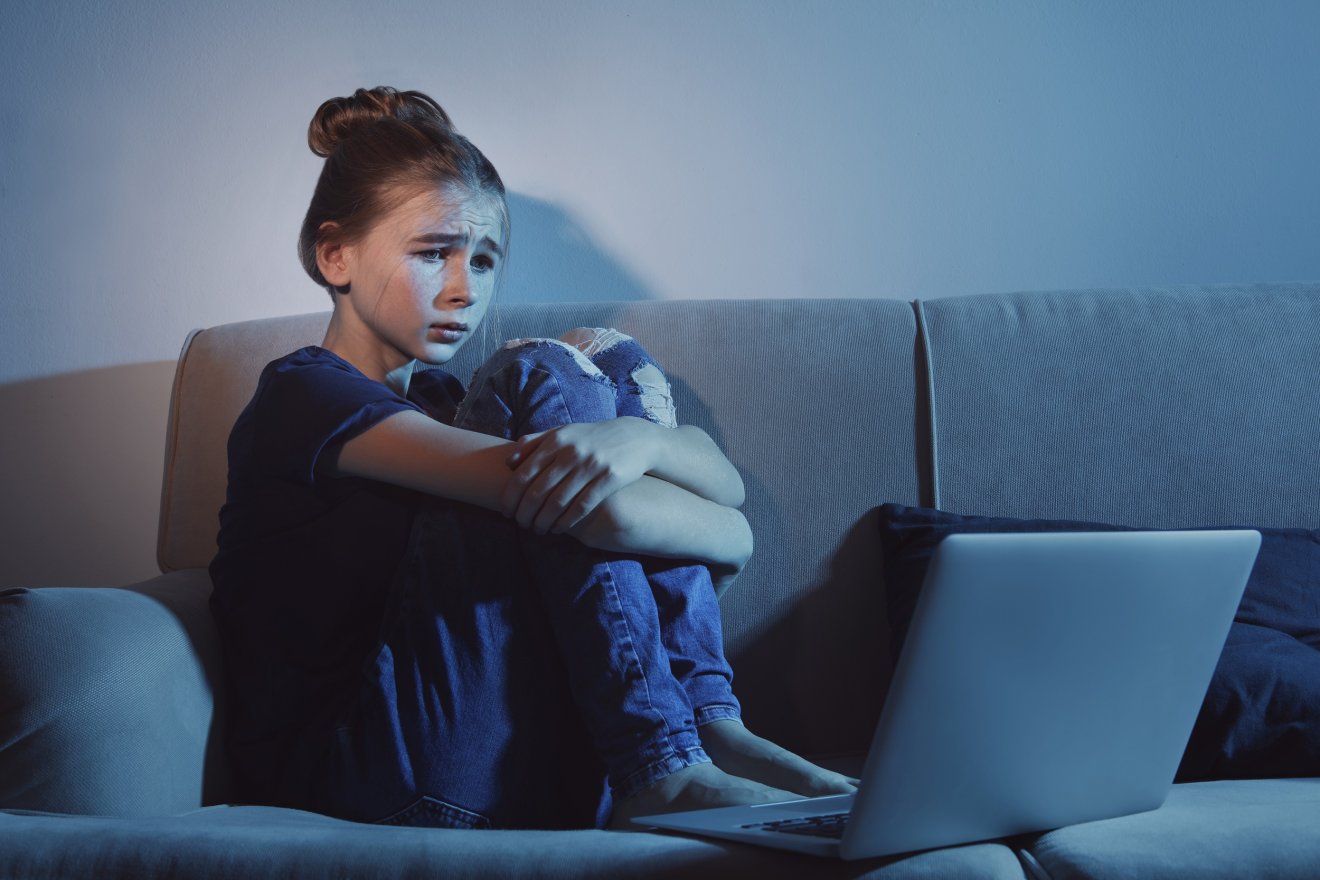 cyberbullying sértegetés