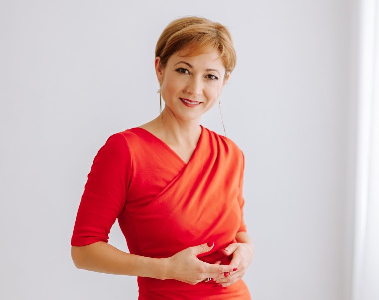 Az ősz ezer árnyalata magassarkúval: Sebestyén Kinga gardróbja