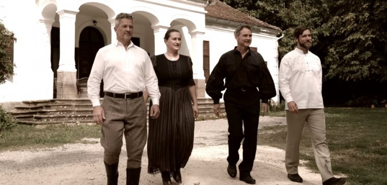 Nagy elődök nyomdokain: száz év után újjáéledt Elek apó „székely truppja”