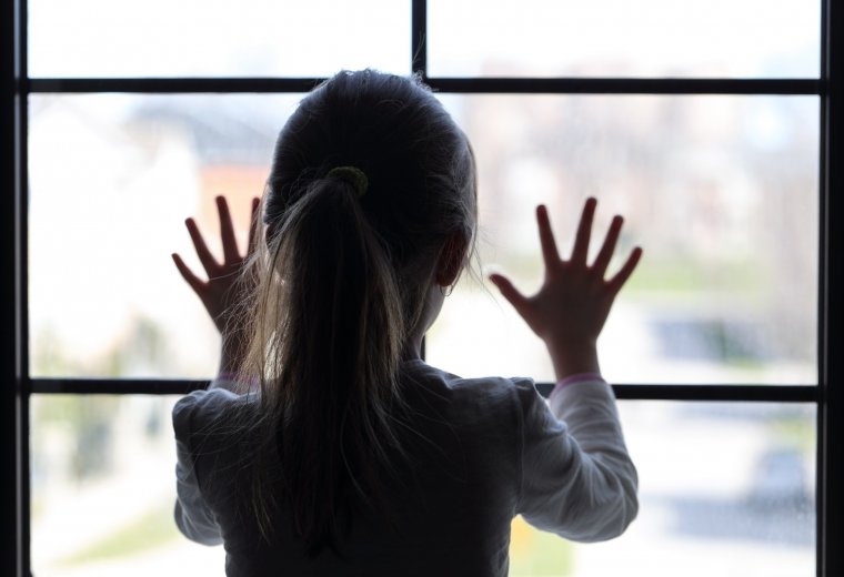 Anya, apa, mikor jösztök haza? – Öt történet a millióból