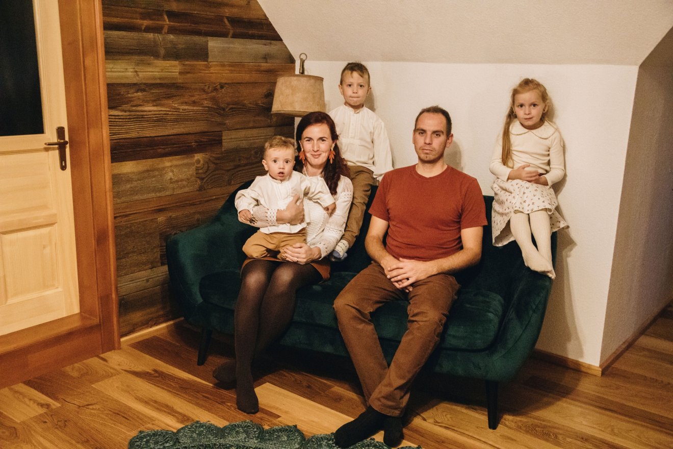A letisztult, hagyományos és értéket őrző otthon a Sólyom családé •  Fotó: Benedek Helga