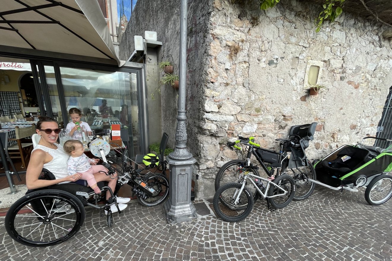 &bullet;  Fotó: Cârsteanu-Dombi Márta archívuma