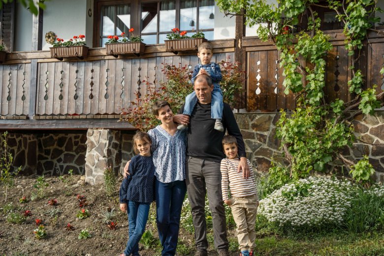 Szeretettel formált harmónia: Szakáliék malomfalvi otthona