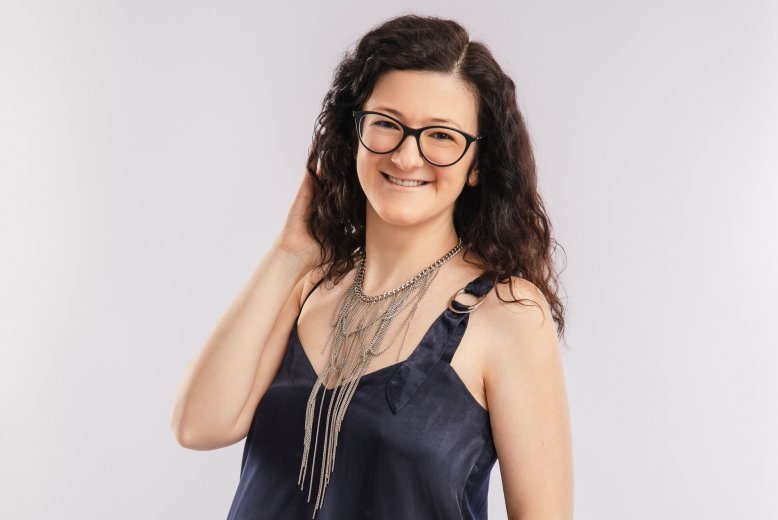 A magas sarkútól a haspólóig: Bede Laura gardróbja