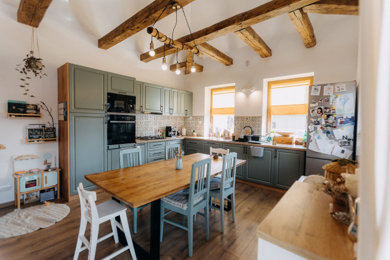 Ahová jó megérkezni: Bagaméri-Vass Noémi és Vass Csaba otthona