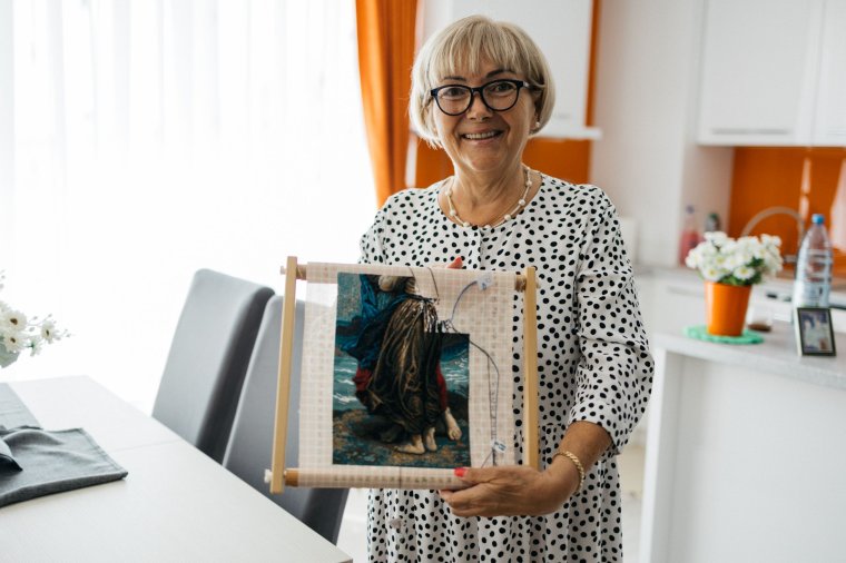 Mátyás Enikő: A gobelinhímzés olyan, mintha tűvel festenék