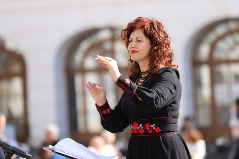 Villáminterjú dr. Bartalis Izabellával: Nekem a boldogság az, ha adhatok