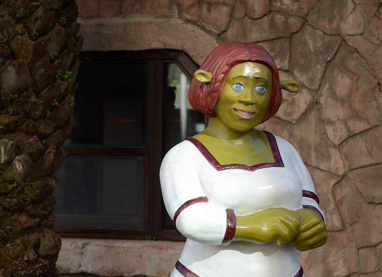 Szilveszter Andrea: Áll a bál