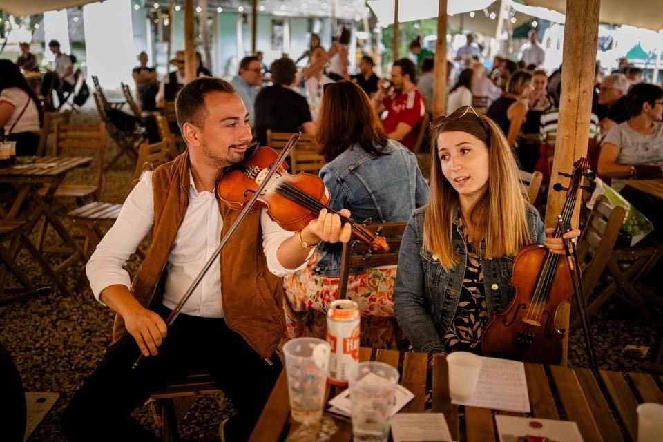 • Fotó: A Lelkes Zenekar archívuma