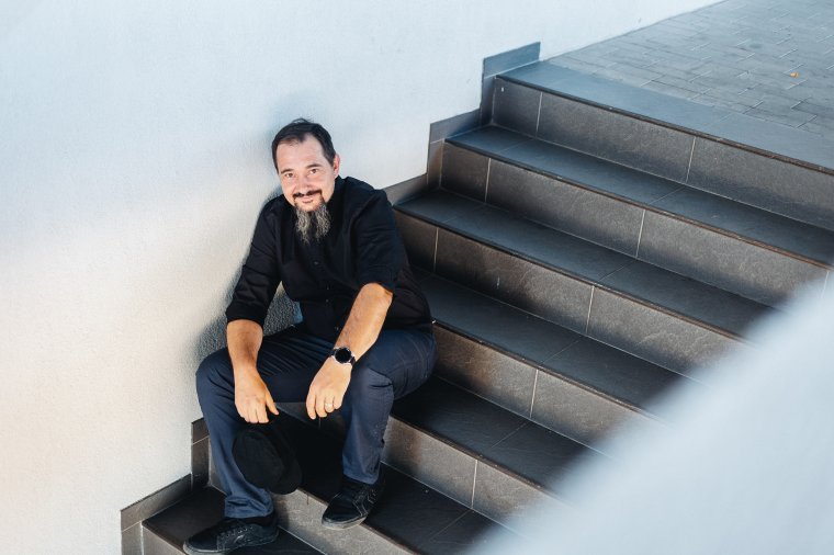 A Szent Anna-tó gondos őre: Dósa Elek Levente